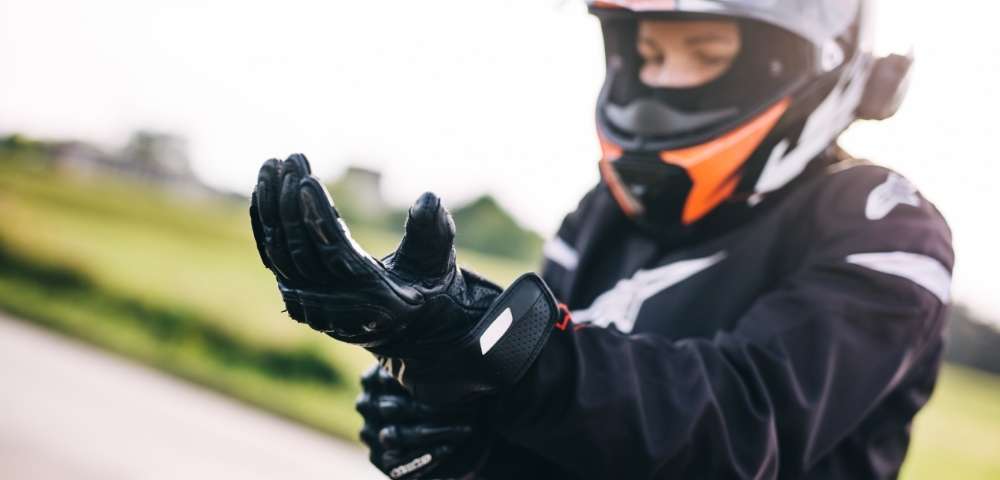 How to choose the best pair of motorcycle gloves