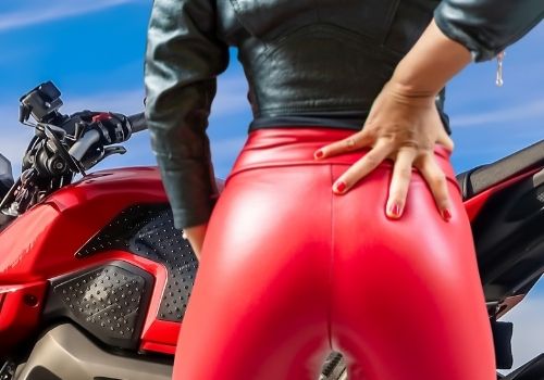 should motorcycle trousers be tight fitting